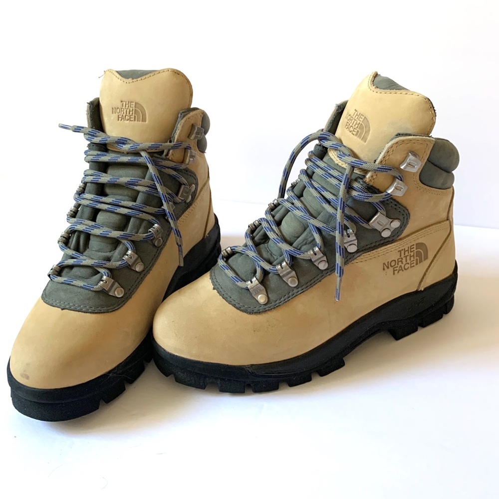 NWOT The North Face women’s leather hiking boots